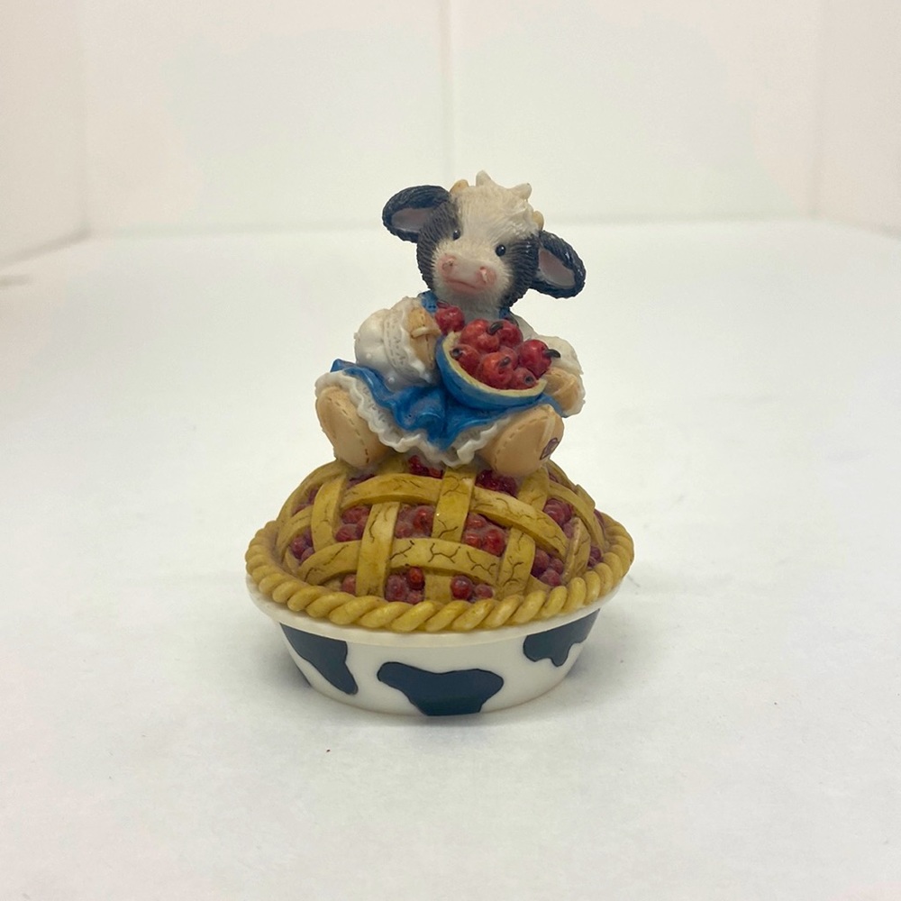 Enesco Original 1998 “A Cherry Bright Hello”